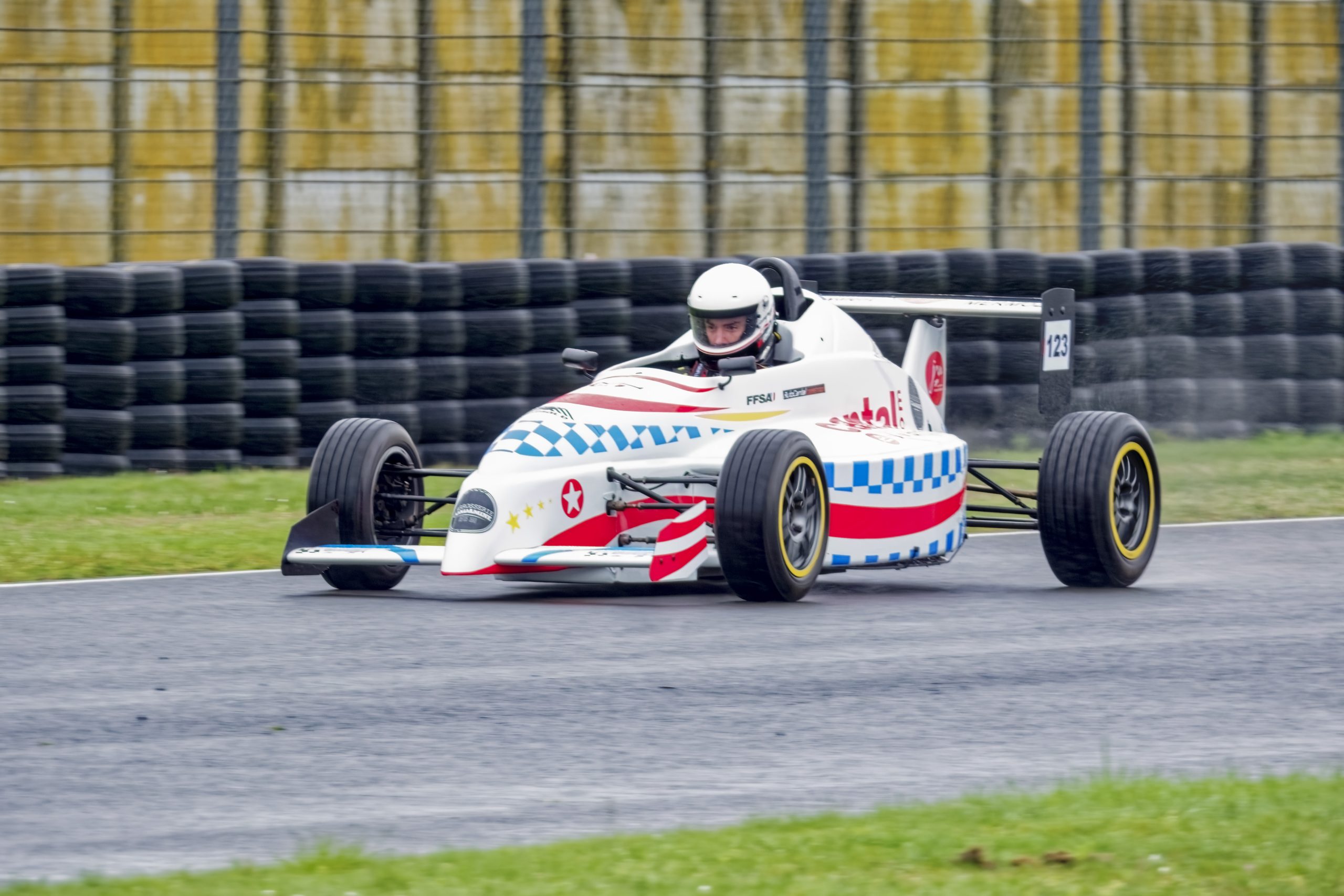 AUTOMOBILE SAISON 2025LE MANS/SARTHE/FRANCECIRCUIT DES 24 HEURES/PISTE MAISON BLANCHEMERCREDI 12 MARS 2025FFSA LES LYCEES DANS LA COURSETEAM LYCEE MONNET-MERMOZ (123/ SIMON ROUCHES & JOE DELPORT/MYGALE)