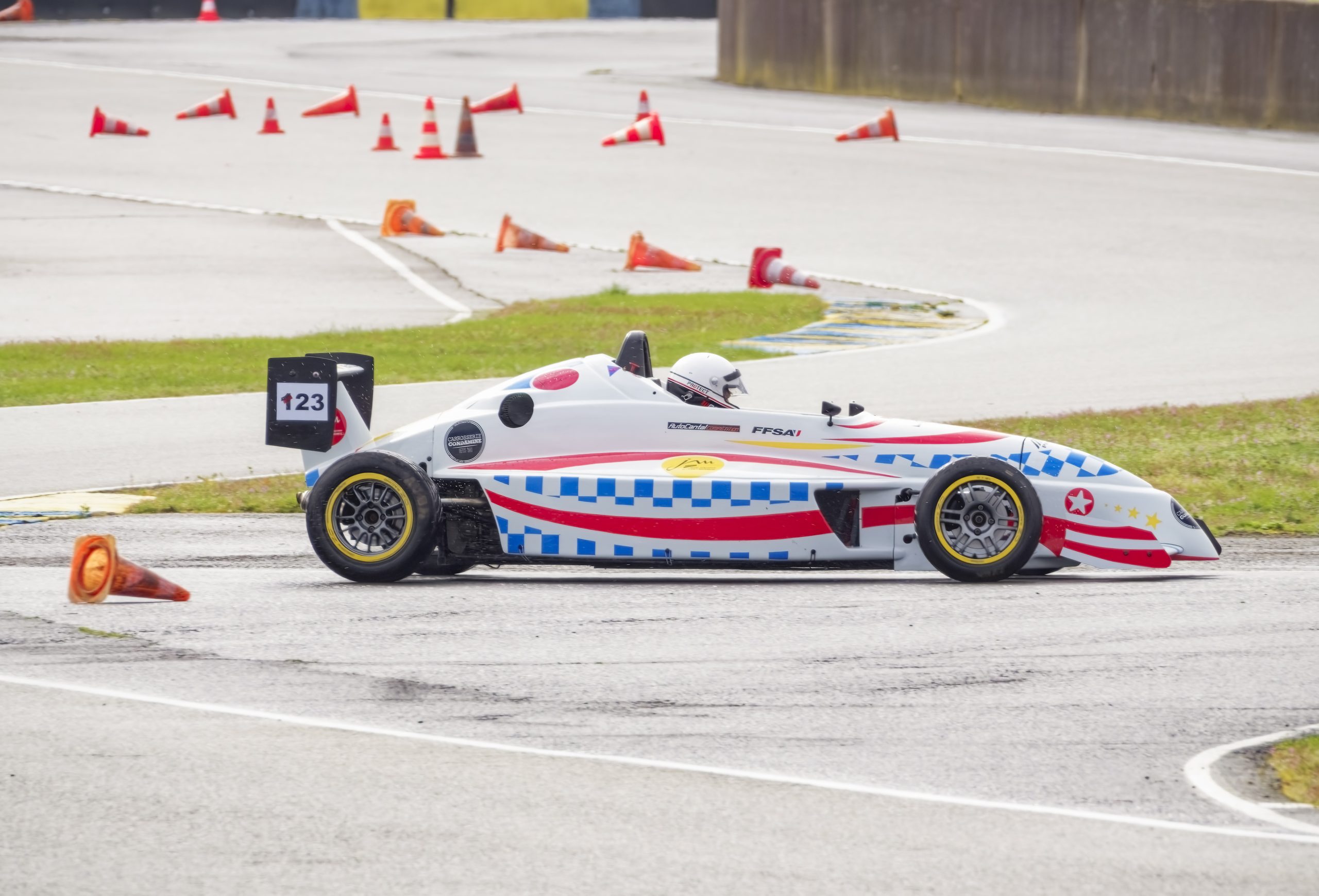 AUTOMOBILE SAISON 2025LE MANS/SARTHE/FRANCECIRCUIT DES 24 HEURES/PISTE MAISON BLANCHEMERCREDI 12 MARS 2025FFSA LES LYCEES DANS LA COURSETEAM LYCEE MONNET-MERMOZ (123/ SIMON ROUCHES & JOE DELPORT/MYGALE)