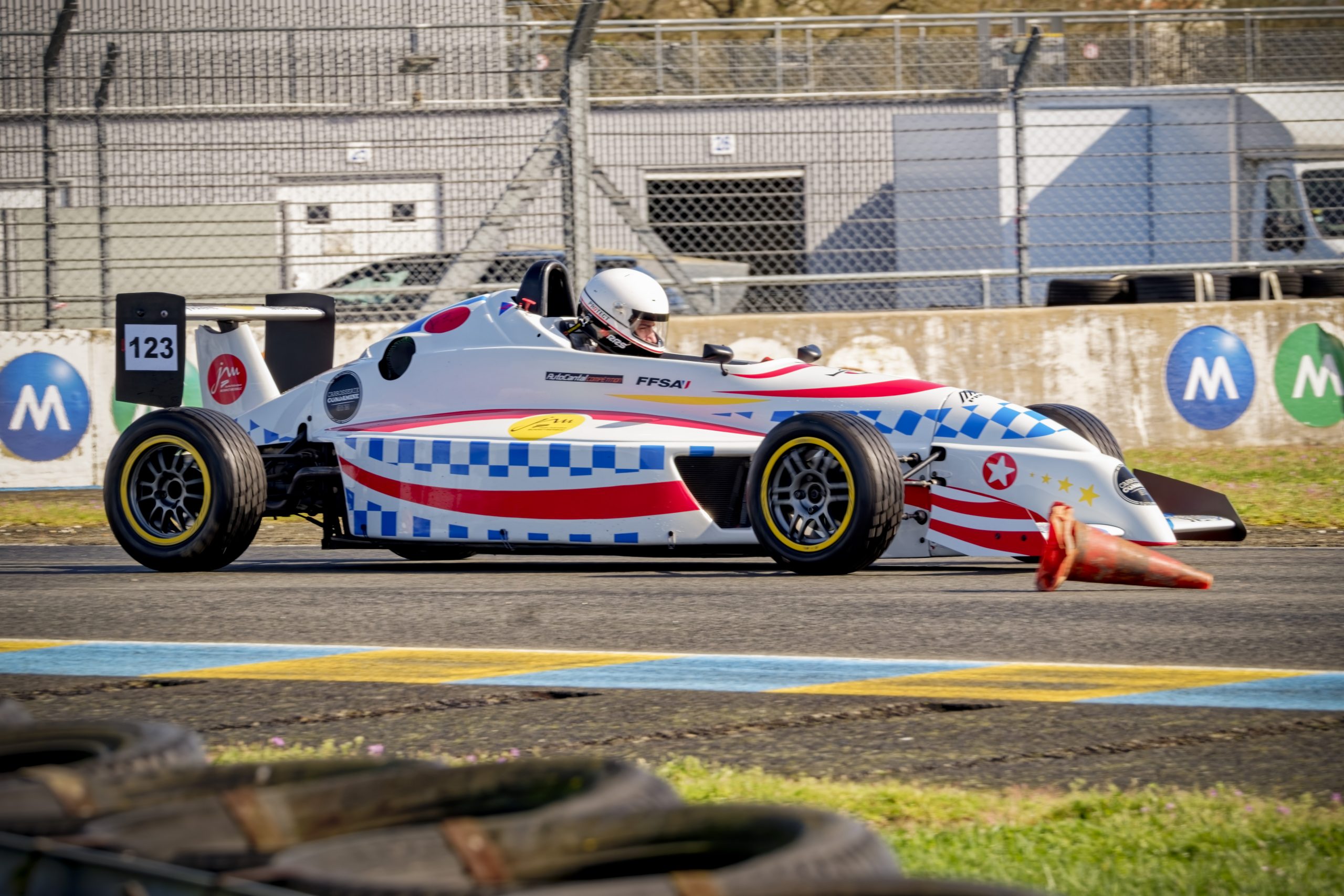 AUTOMOBILE SAISON 2025LE MANS/SARTHE/FRANCECIRCUIT DES 24 HEURES/PISTE MAISON BLANCHEMERCREDI 12 MARS 2025FFSA LES LYCEES DANS LA COURSETEAM LYCEE MONNET-MERMOZ (123/ SIMON ROUCHES & JOE DELPORT/MYGALE)